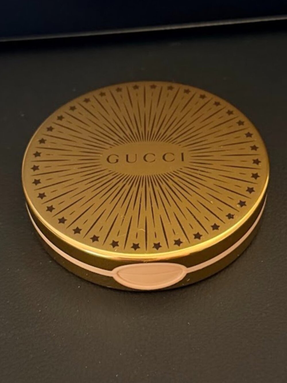 Gucci Glow Highlighter Multi-Use Silky Illuminating Powder Opal Pink 04 - Picture 4 of 6